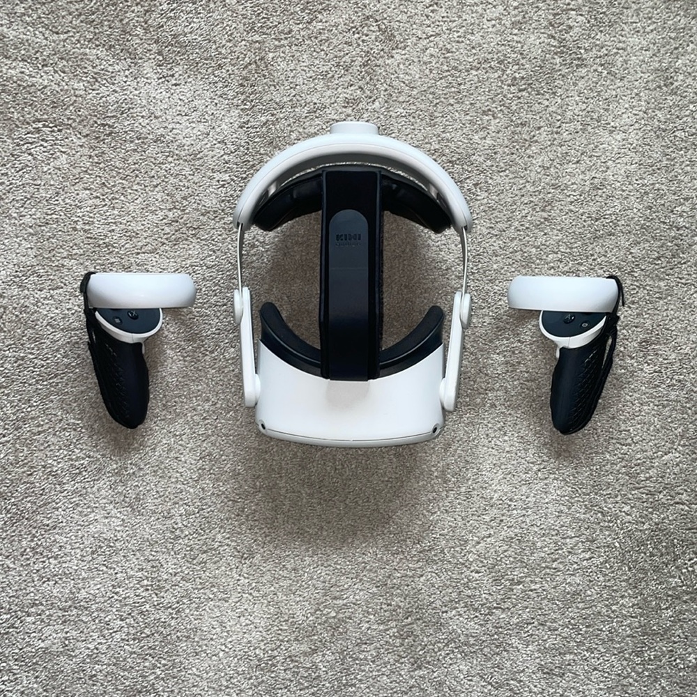 Oculus Quest 2 VR Headset (Meta)